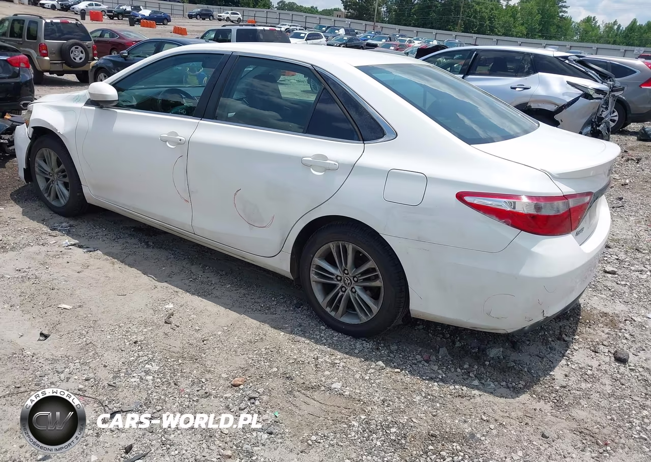 2015 Toyota Camry Se VIN:4T1BF1FKXFU031789 - 3