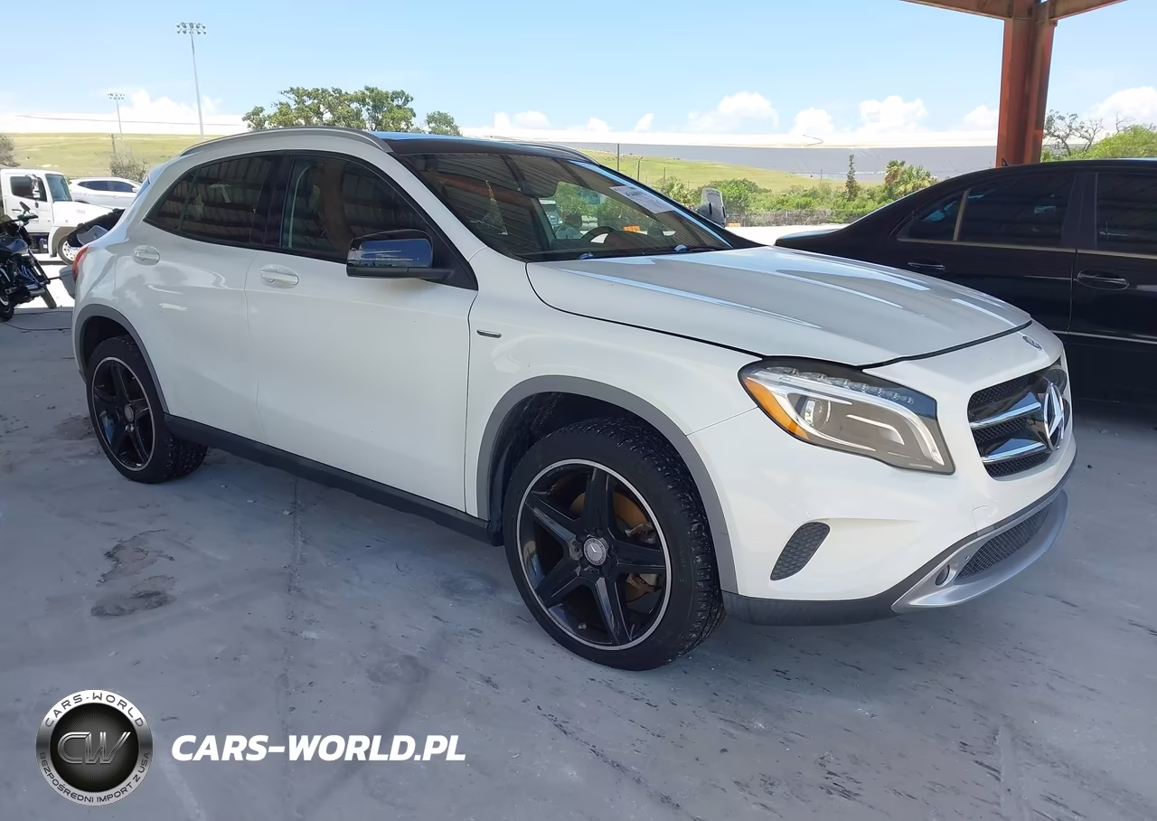 2015 Mercedes-Benz Gla 250 4Matic – zdjęcie 1 z 16