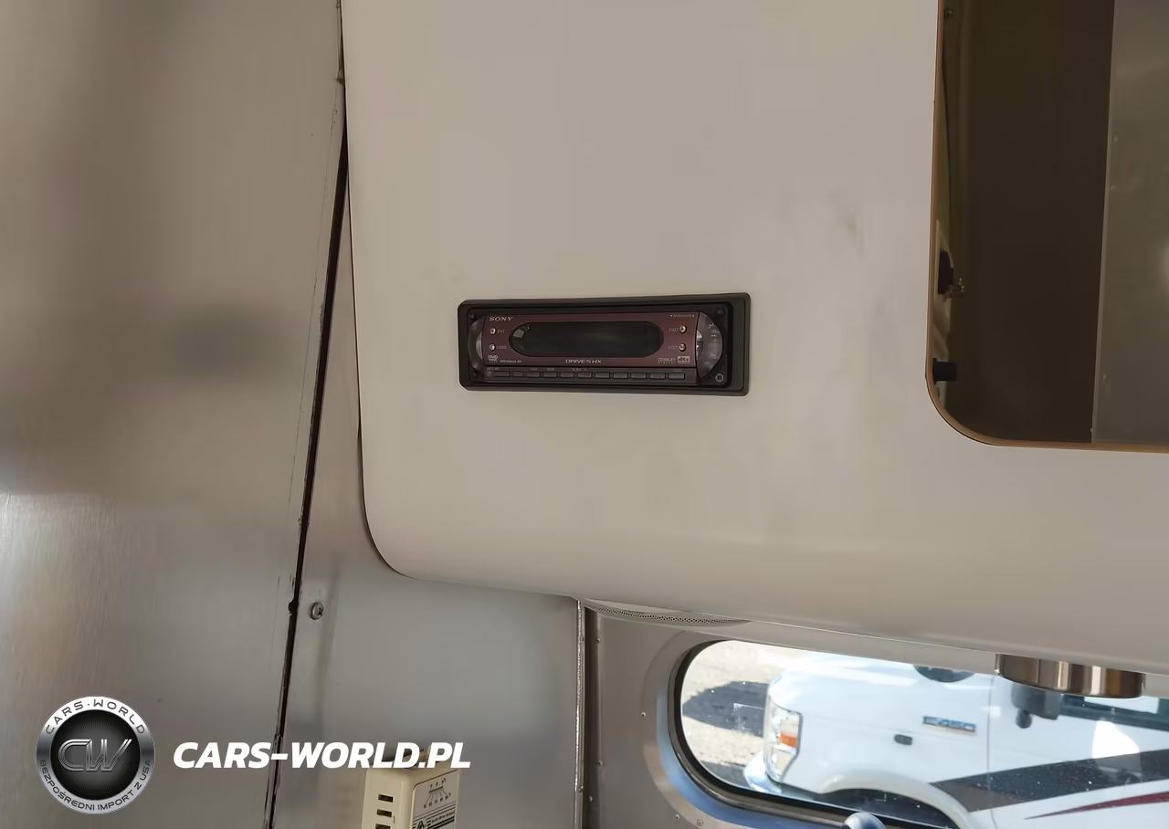 2006 Airstream Other VIN:1STBFAF2X6J518868 - 11