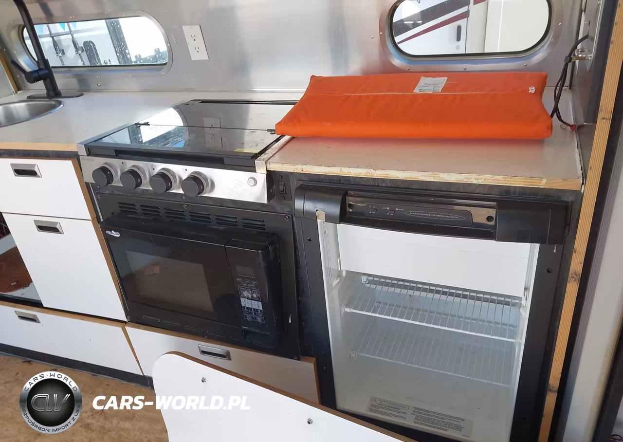 2006 Airstream Other VIN:1STBFAF2X6J518868 - 14
