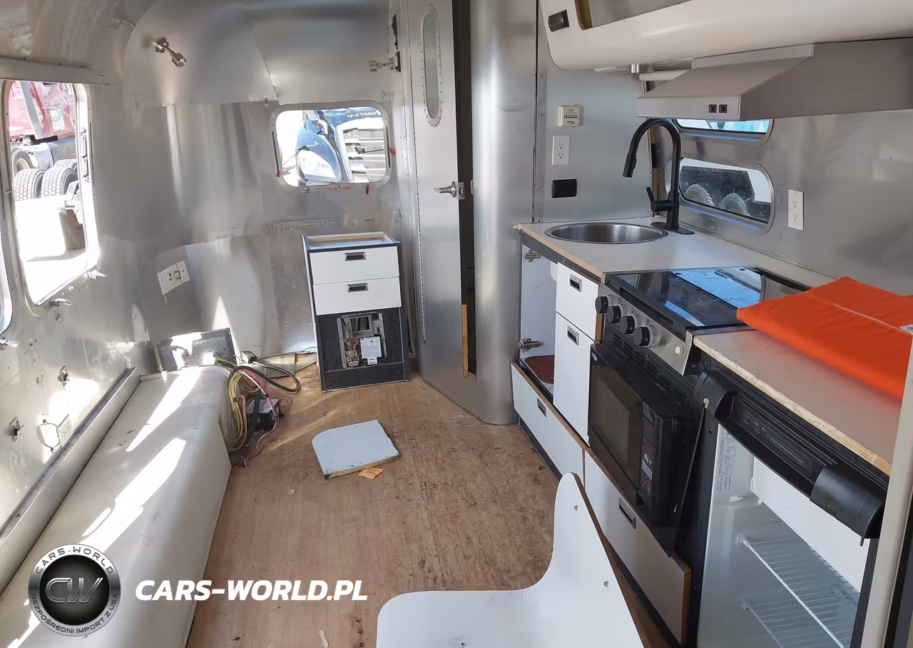 2006 Airstream Other VIN:1STBFAF2X6J518868 - 8
