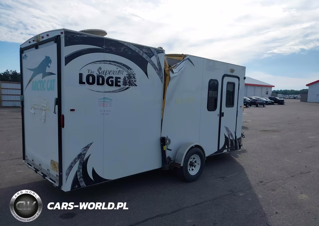 2010 Arctic Lodge Four Season Superior 16 Fish House Toy Hauler VIN:1D9BL1615AB537570 - 4