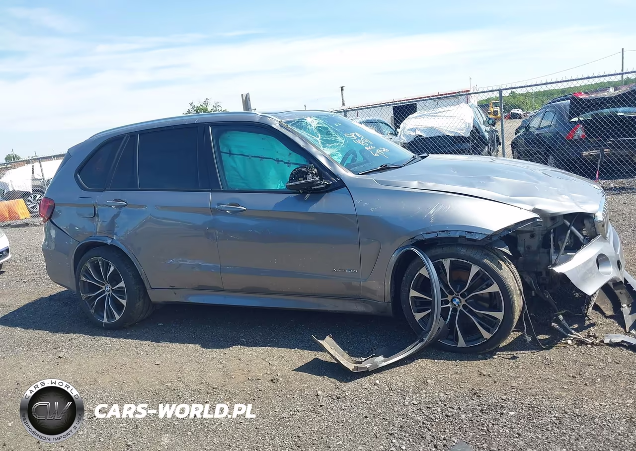 2018 BMW X5 xDrive50I VIN:5UXKR6C58J0U15107 - 12
