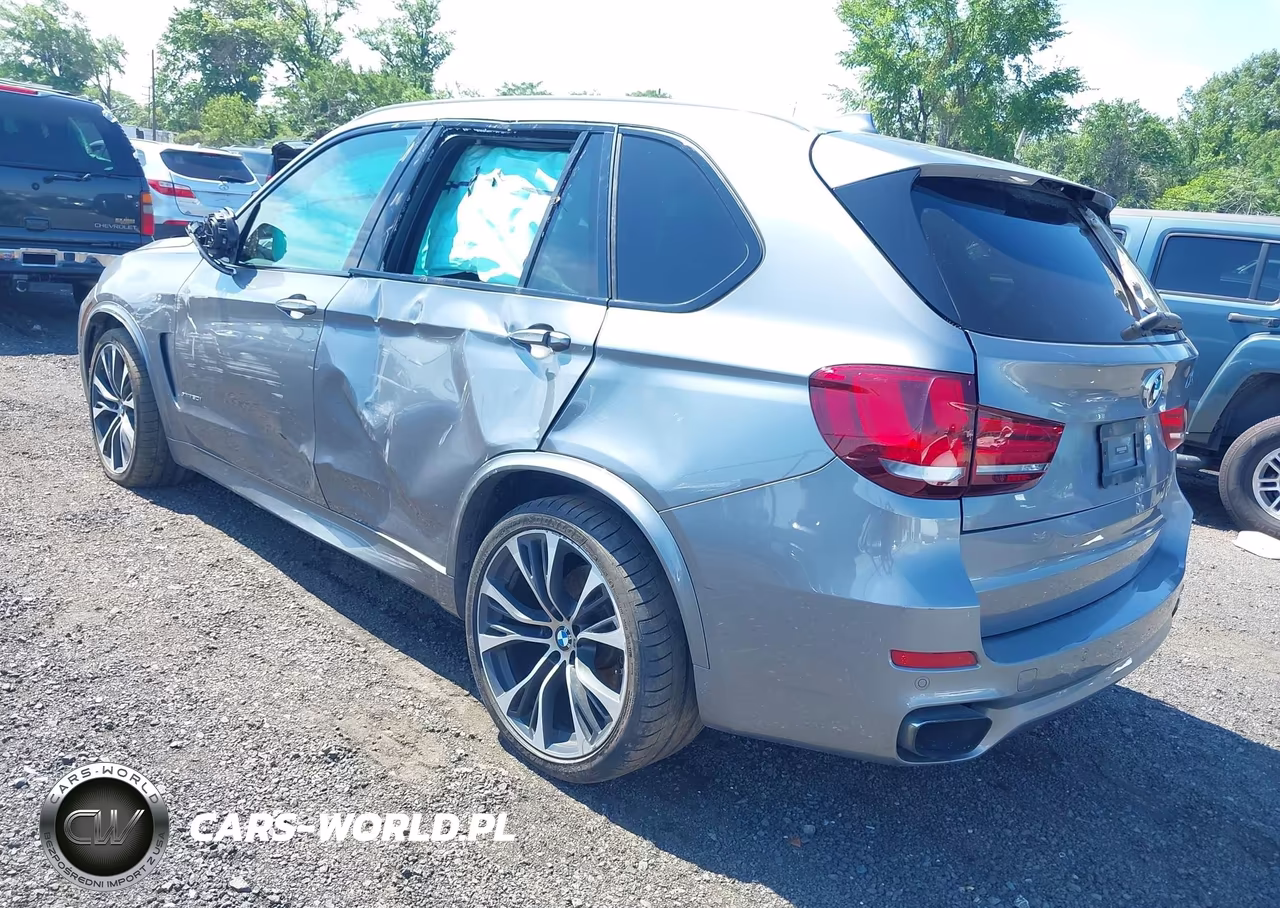 2018 BMW X5 xDrive50I VIN:5UXKR6C58J0U15107 - 3
