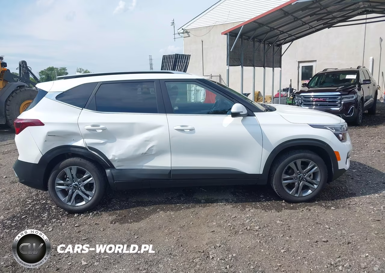 2021 Kia Seltos S VIN:KNDEU2AA9M7060109 - 13