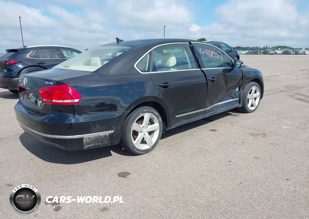 2013 Volkswagen Passat 2.0L Tdi Se VIN:1VWBN7A3XDC119736 - 4