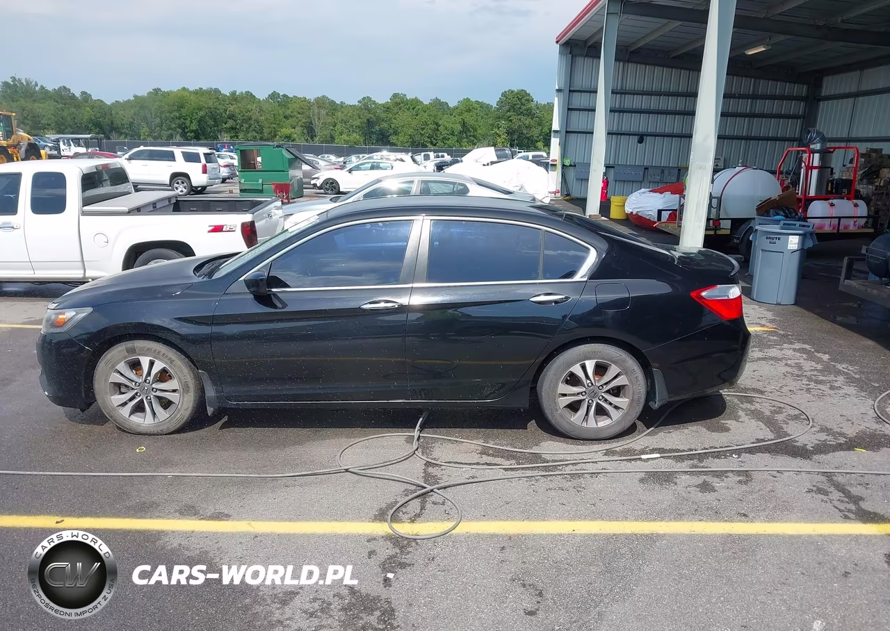 2015 Honda Accord Sport VIN:1HGCR2F50FA007780 - 14