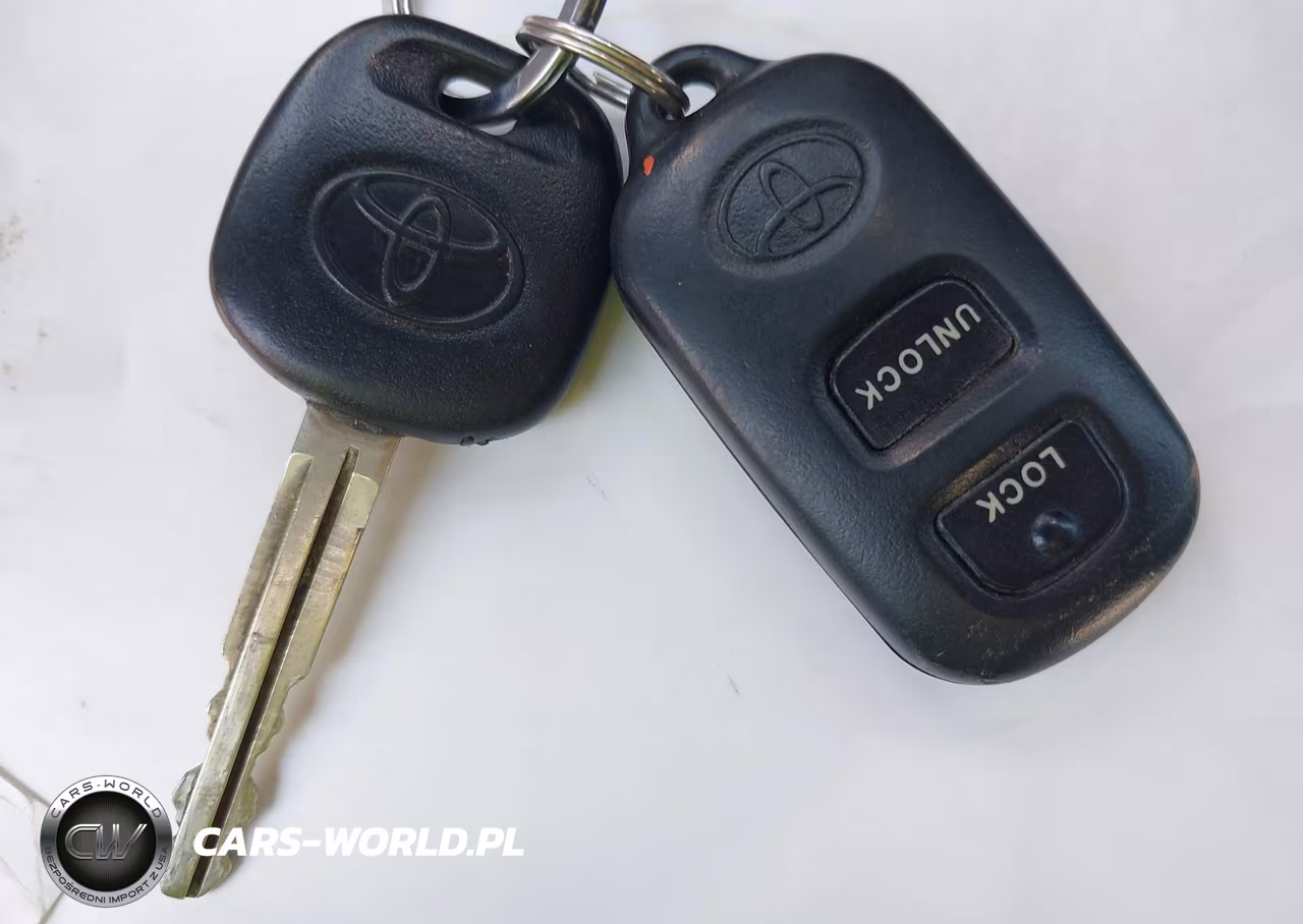 TOYOTA COROLLA CE VIN:1NXBR32E87Z818468 - 11