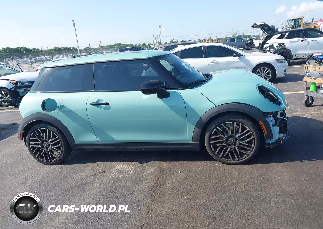 2025 Mini Hardtop Cooper S VIN:WMW23GD02S2W13681 - 14