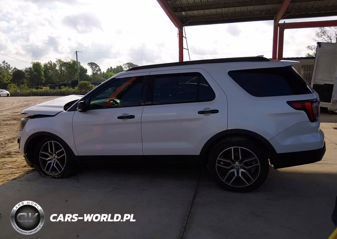 2017 Ford Explorer Sport VIN:1FM5K8GT3HGB60189 - 15
