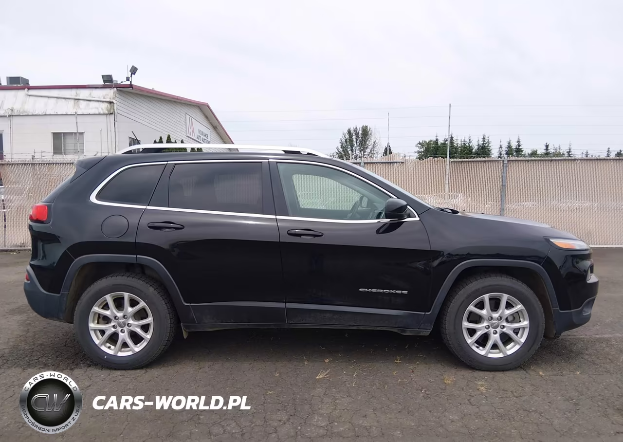 2018 Jeep Cherokee Latitude 4X4 VIN:1C4PJMCB5JD535352 - 13