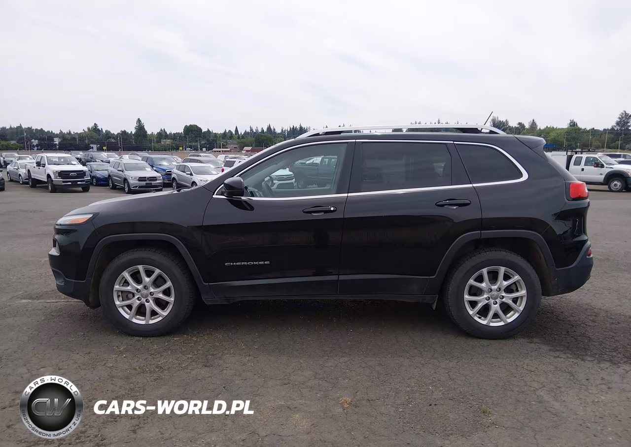 2018 Jeep Cherokee Latitude 4X4 VIN:1C4PJMCB5JD535352 - 14