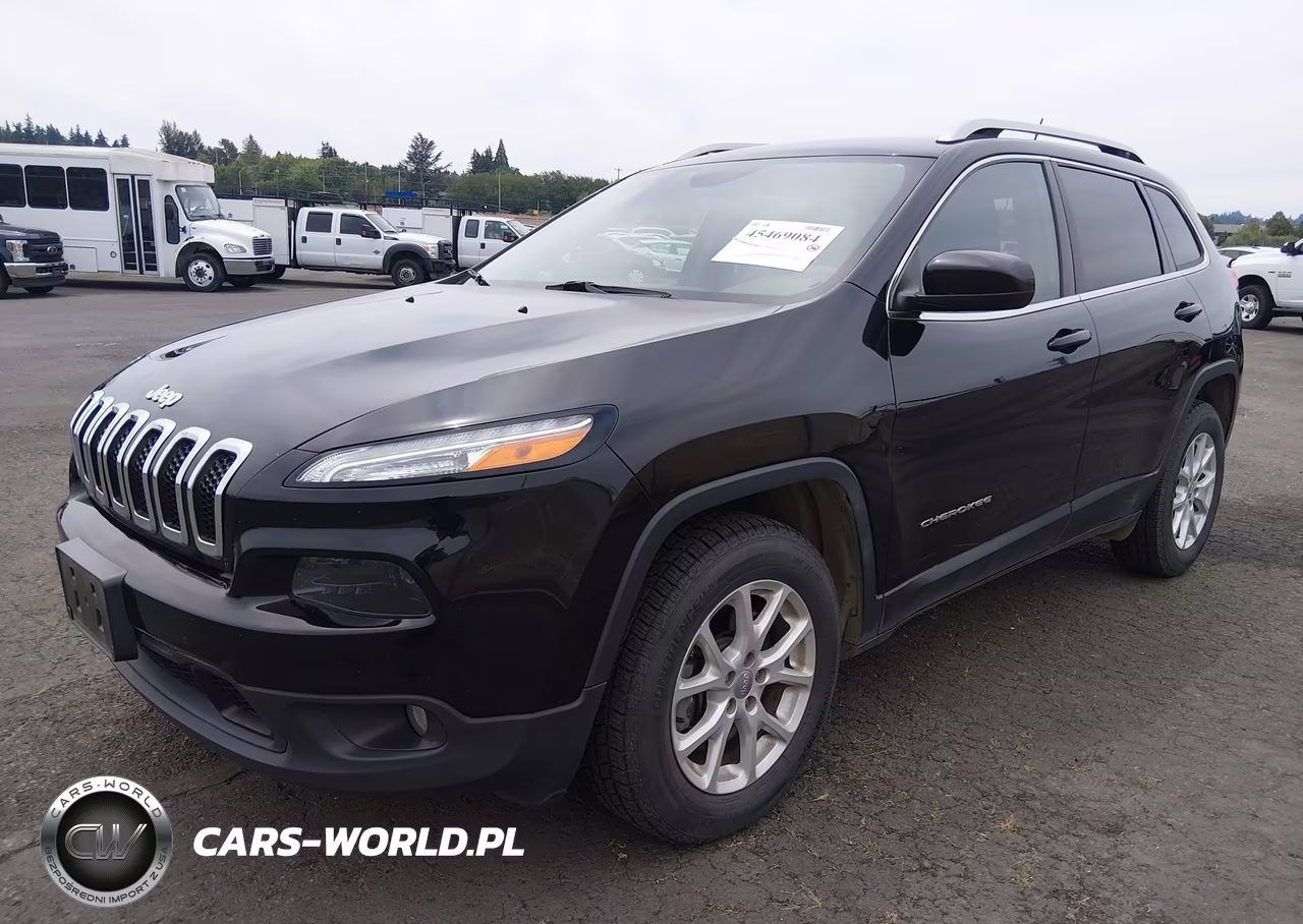2018 Jeep Cherokee Latitude 4X4 VIN:1C4PJMCB5JD535352 - 2