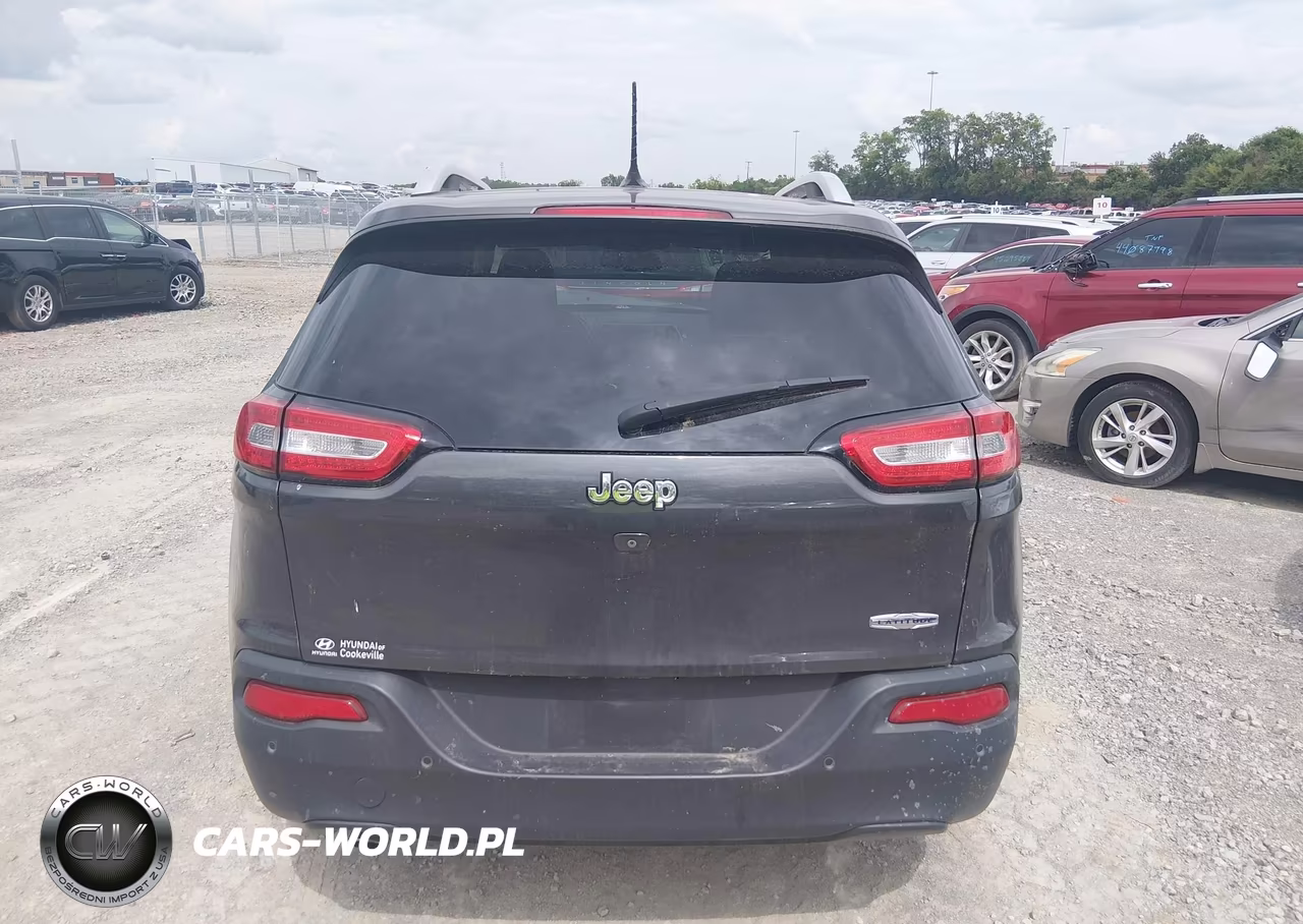 2015 Jeep Cherokee Latitude VIN:1C4PJLCB8FW507874 - 16
