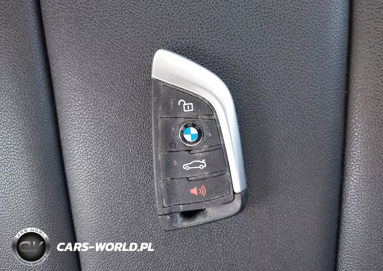 2018 BMW X3 xDrive30I VIN:5UXTR9C57JLD72662 - 11