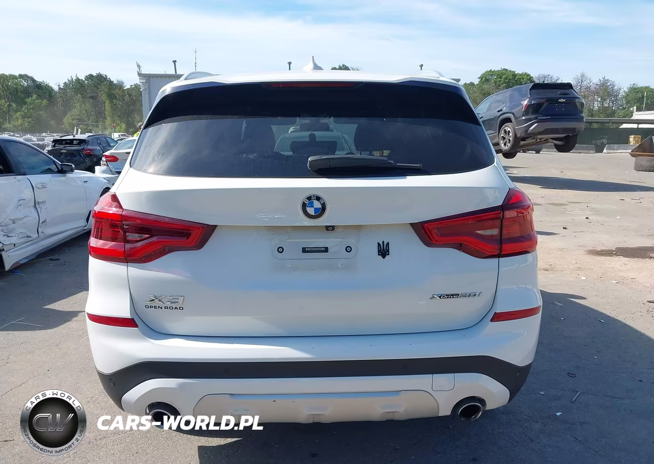 2018 BMW X3 xDrive30I VIN:5UXTR9C57JLD72662 - 17