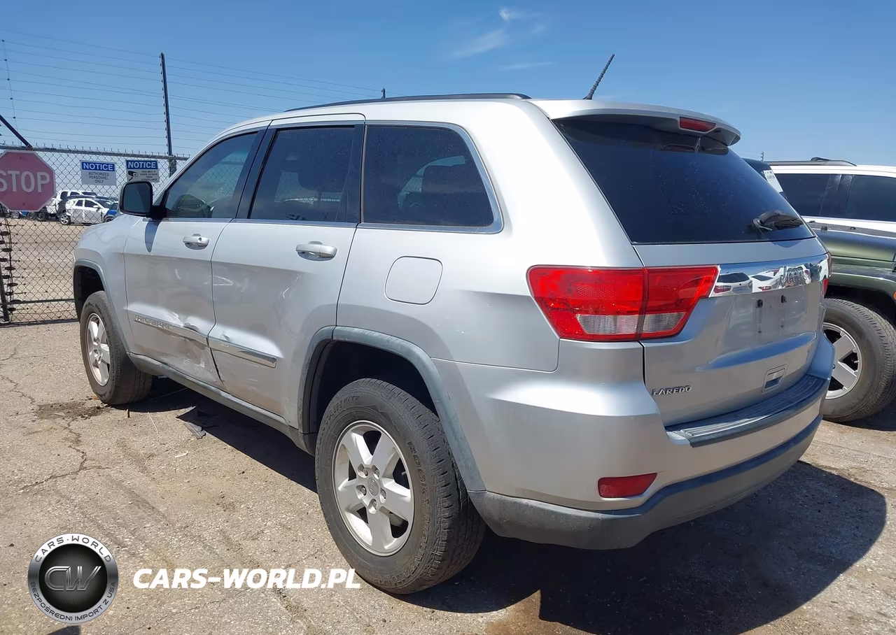 2012 Jeep Grand Cherokee Laredo VIN:1C4RJEAG5CC355164 - 3