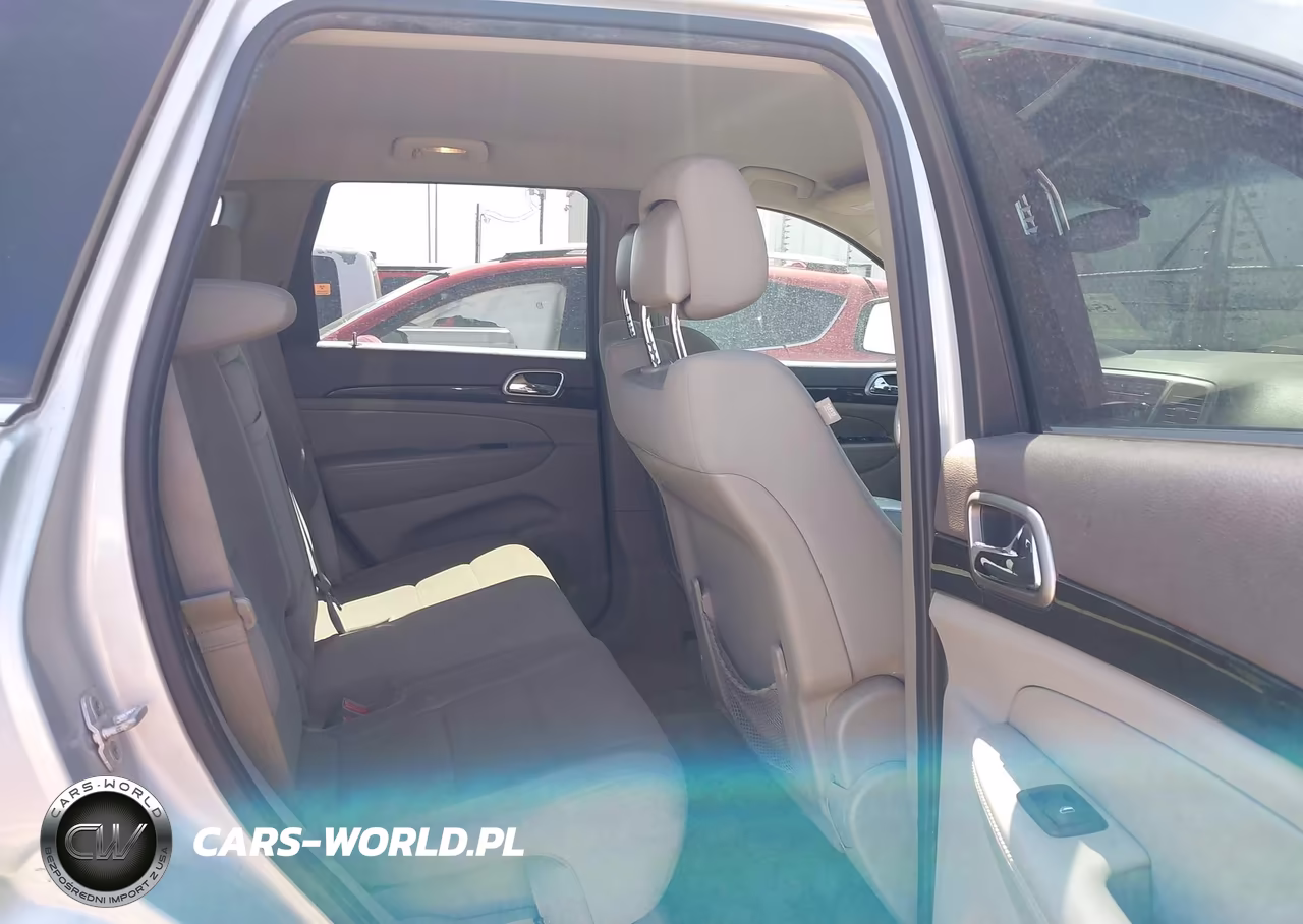 2012 Jeep Grand Cherokee Laredo VIN:1C4RJEAG5CC355164 - 8