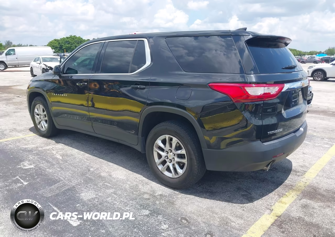 2018 Chevrolet Traverse Ls VIN:1GNERFKW8JJ209232 - 3