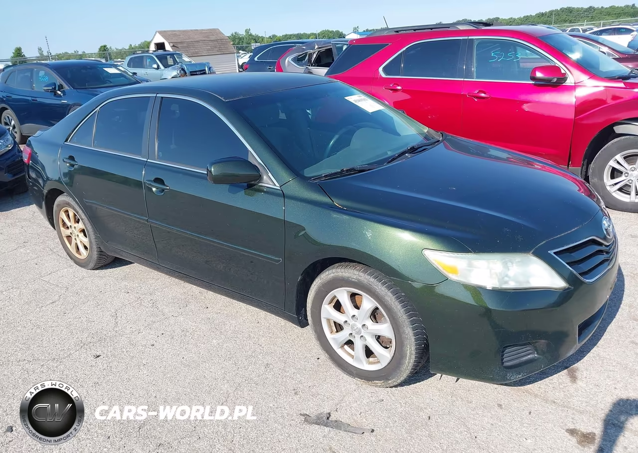 2011 Toyota Camry Le – zdjęcie 1 z 11