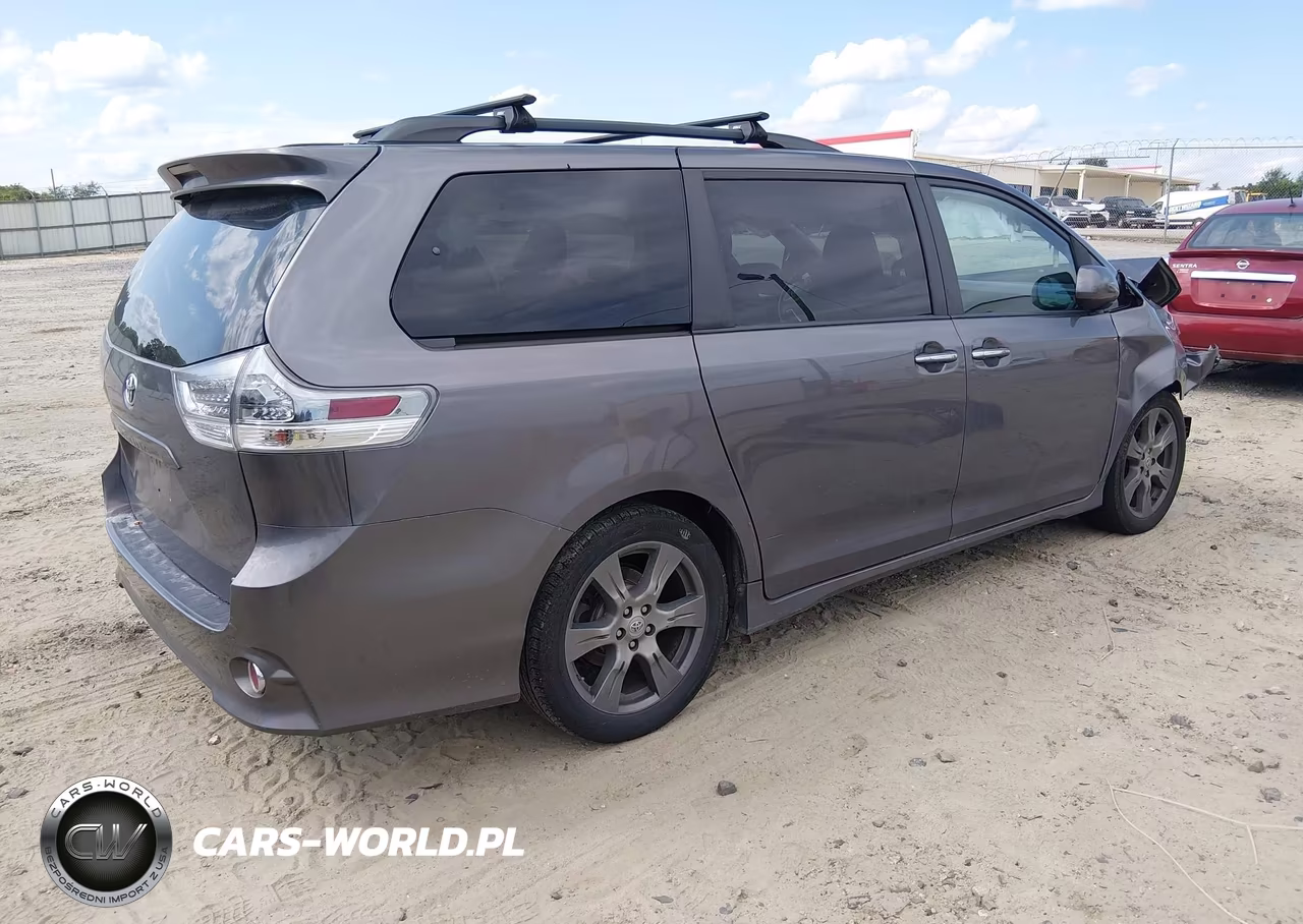 2017 Toyota Sienna Se Premium 8 Passenger VIN:5TDXZ3DC1HS857866 - 4