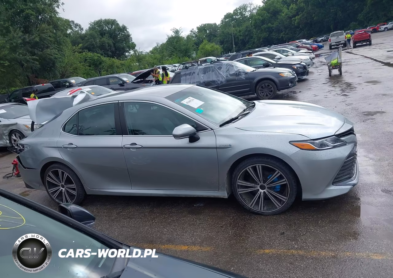 2020 Toyota Camry Le Hybrid VIN:4T1L31AK4LU521709 - 14