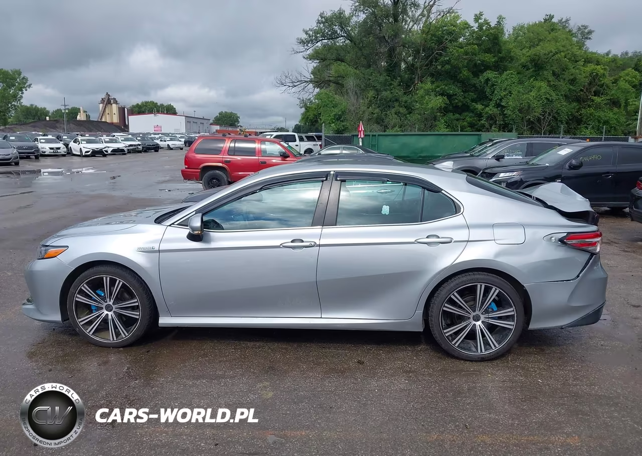 2020 Toyota Camry Le Hybrid VIN:4T1L31AK4LU521709 - 15