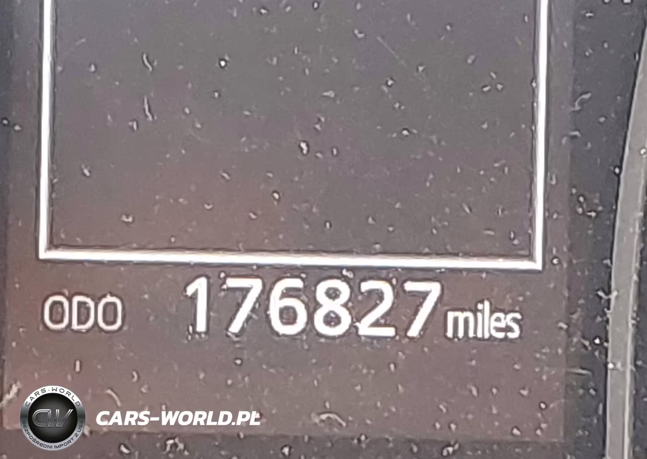2020 Toyota Camry Le Hybrid VIN:4T1L31AK4LU521709 - 16