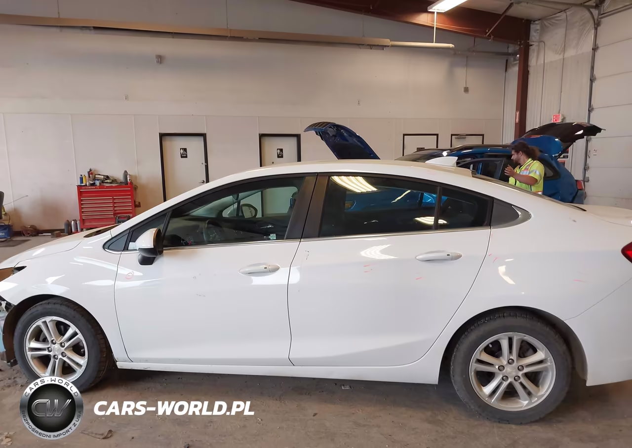 2018 CHEVROLET CRUZE LT VIN:1G1BE5SM0J7180749 - 14