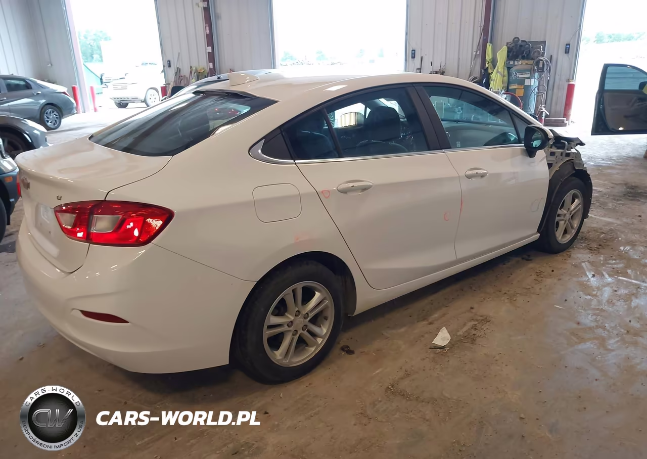 2018 CHEVROLET CRUZE LT VIN:1G1BE5SM0J7180749 - 4