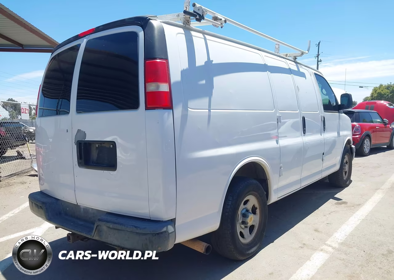2007 Chevrolet Express Work Van VIN:1GCFG15X971239021 - 4