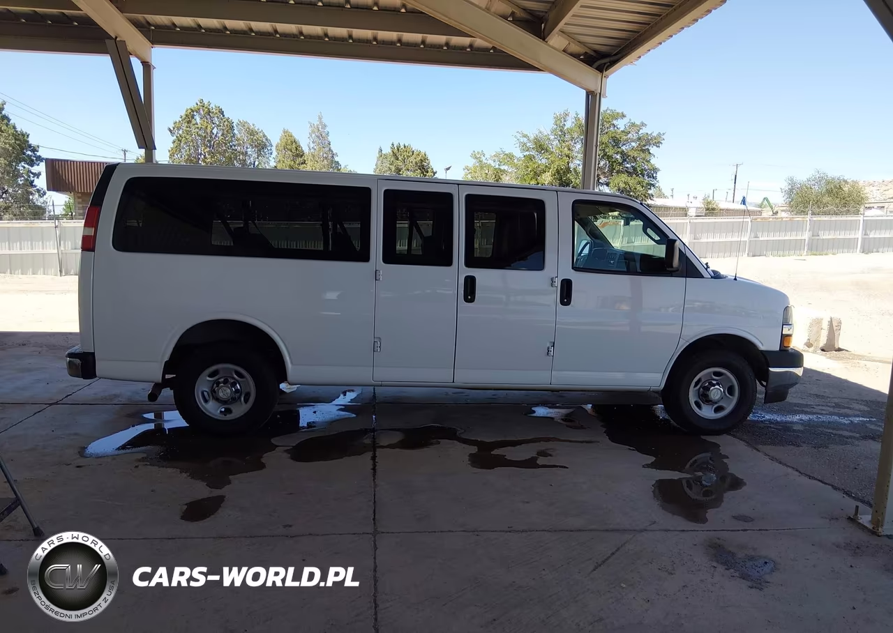 2017 Chevrolet Express 3500 Lt VIN:1GAZGPFG4H1267155 - 13