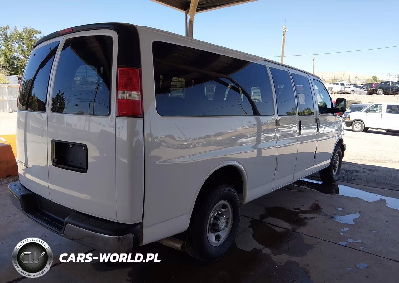 2017 Chevrolet Express 3500 Lt VIN:1GAZGPFG4H1267155 - 4
