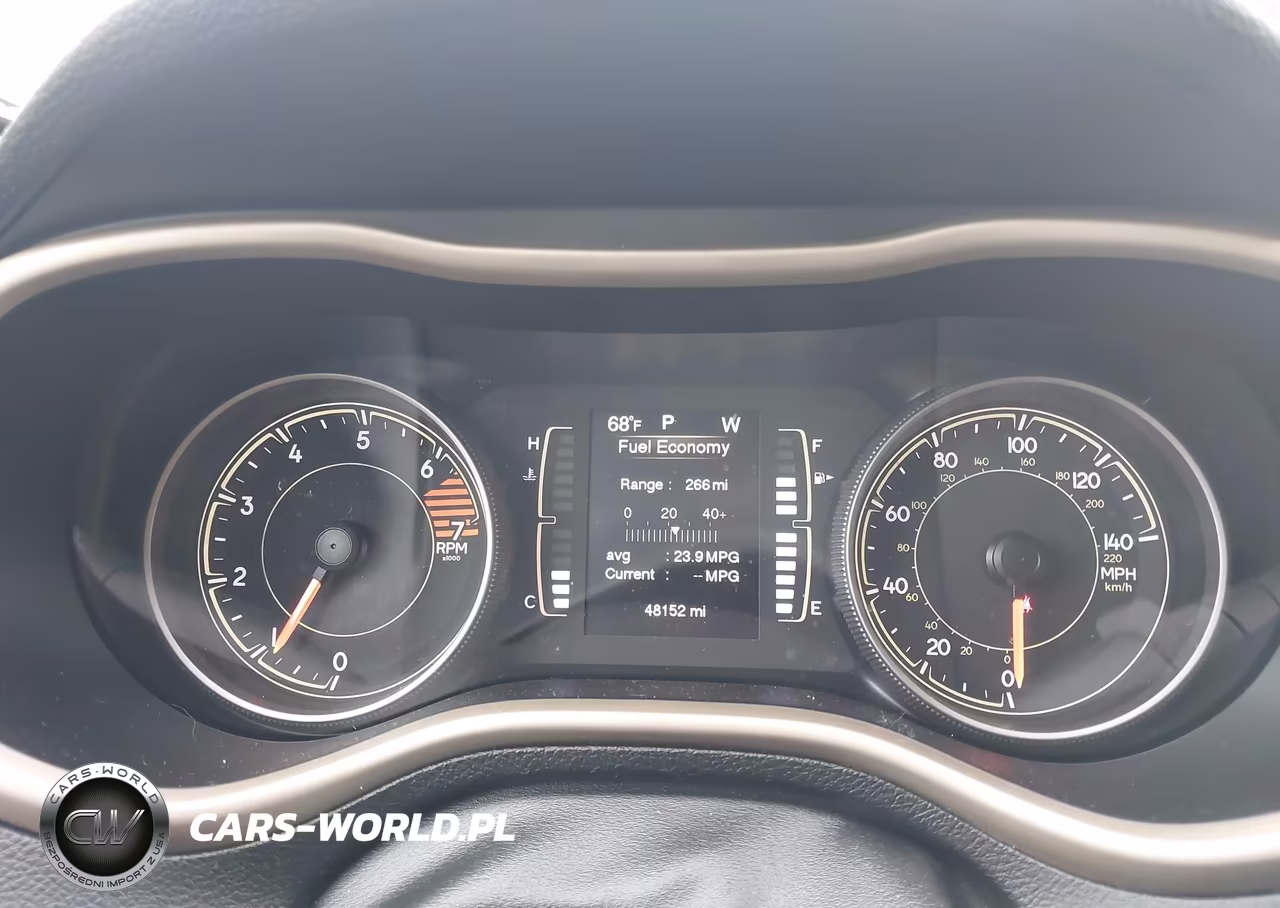 2018 Jeep Cherokee Latitude 4X4 VIN:1C4PJMCB7JD580986 - 7