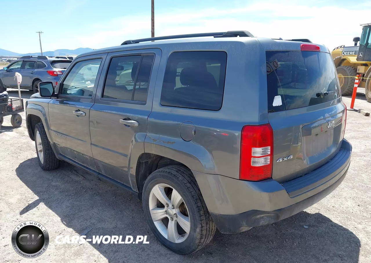 2012 Jeep Patriot Latitude VIN:1C4NJRFB9CD683605 - 3