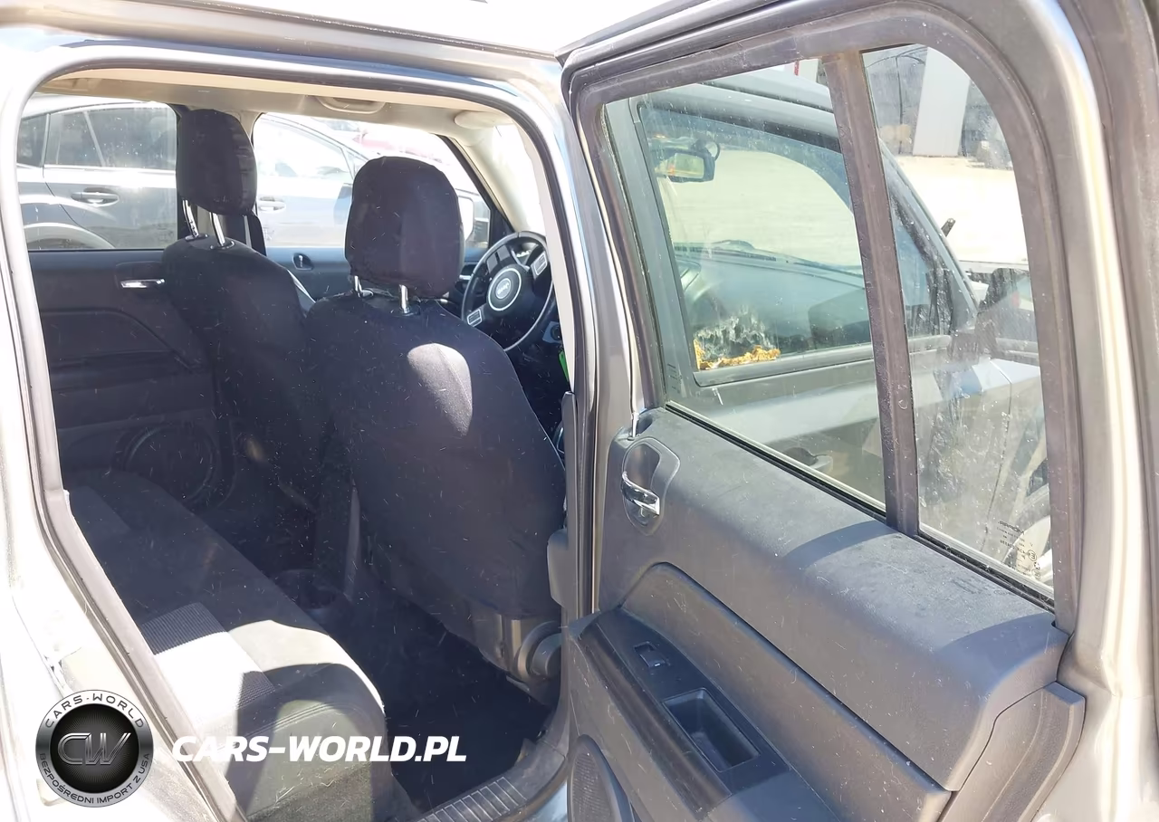 2012 Jeep Patriot Latitude VIN:1C4NJRFB9CD683605 - 8