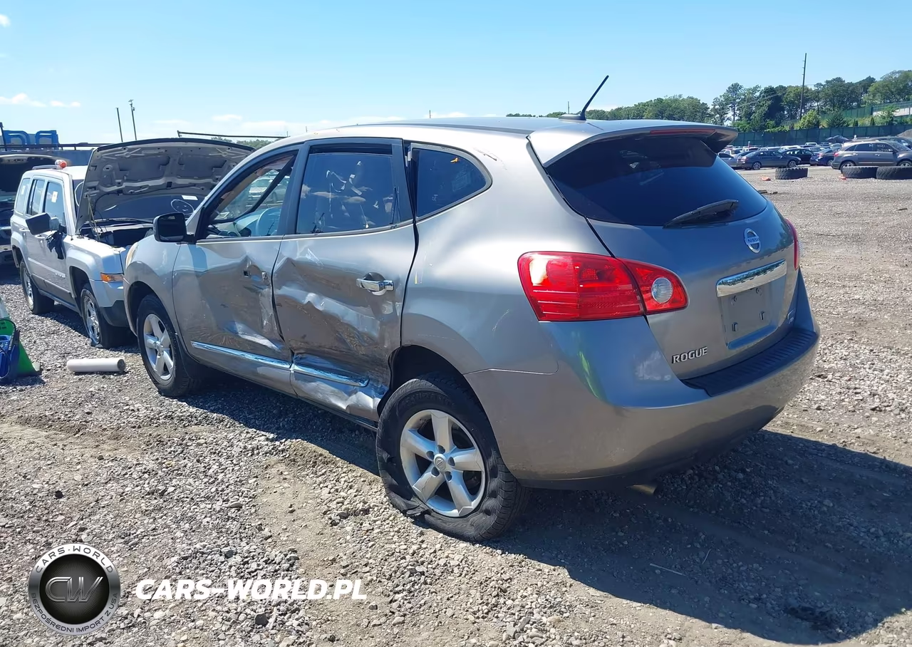 2013 Nissan Rogue S VIN:JN8AS5MV3DW615716 - 3