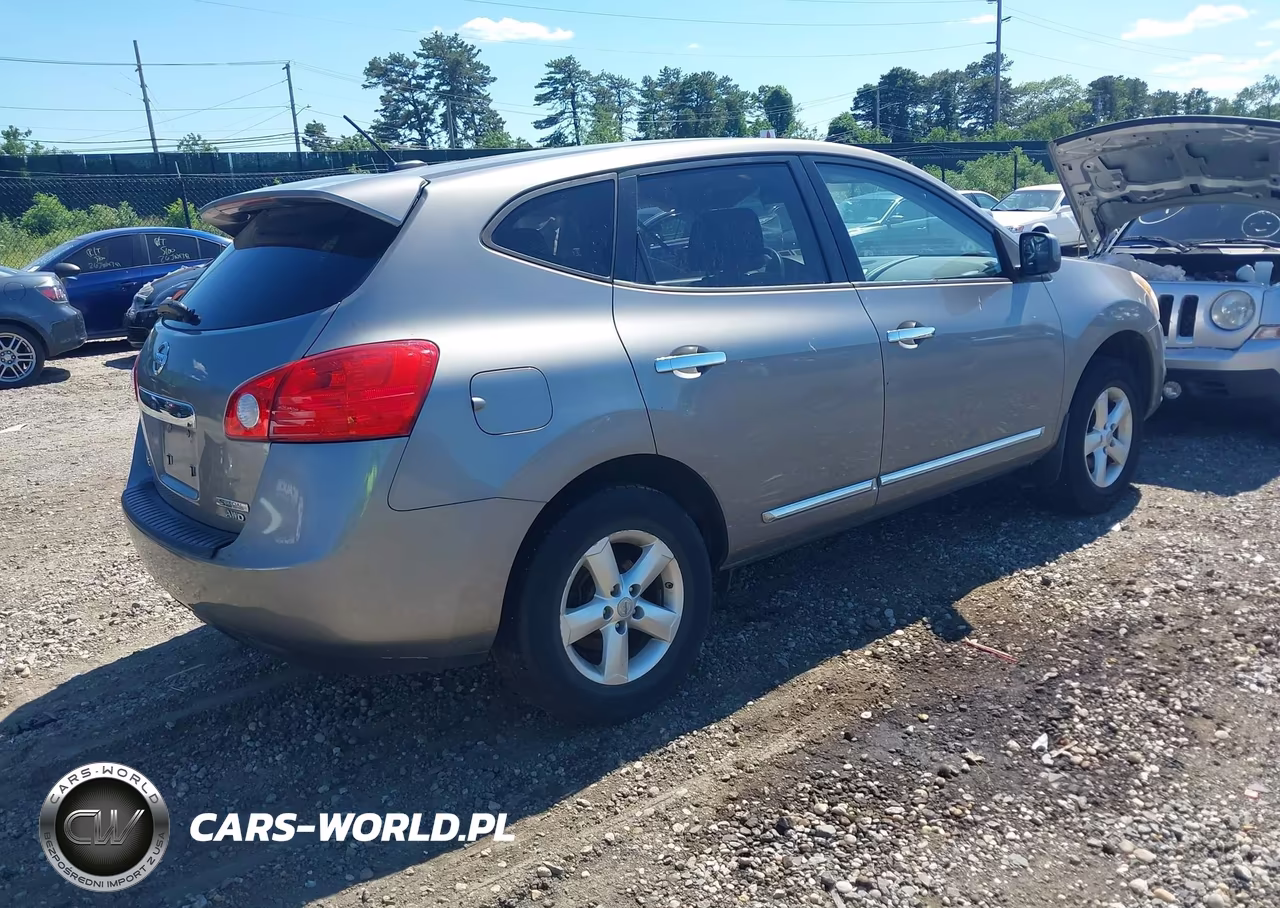 2013 Nissan Rogue S VIN:JN8AS5MV3DW615716 - 4