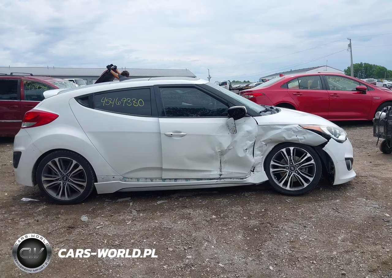 2016 Hyundai Veloster Turbo VIN:KMHTC6AE2GU294209 - 13