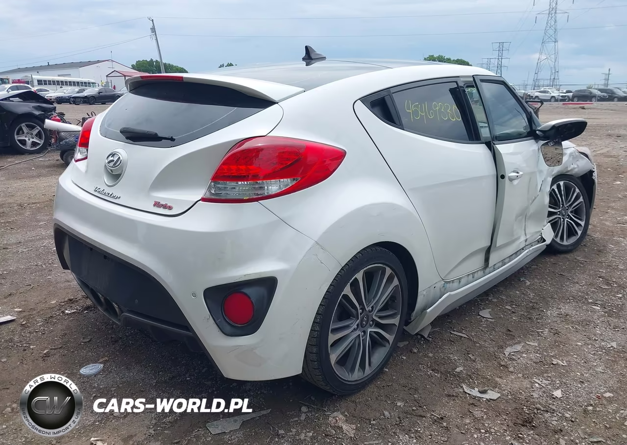 2016 Hyundai Veloster Turbo VIN:KMHTC6AE2GU294209 - 4
