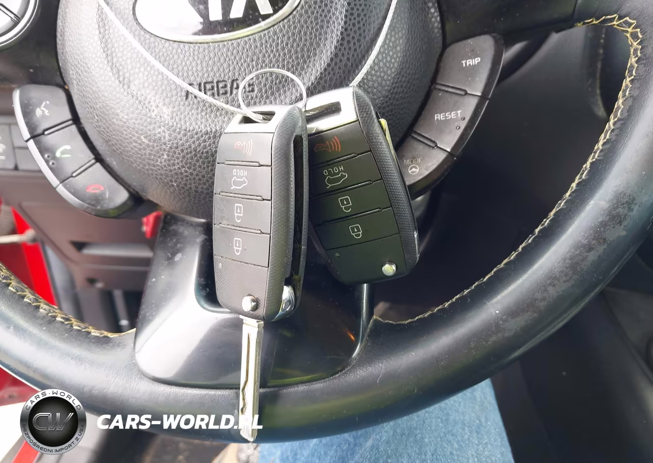 2016 Kia Soul + VIN:KNDJP3A53G7380285 - 11