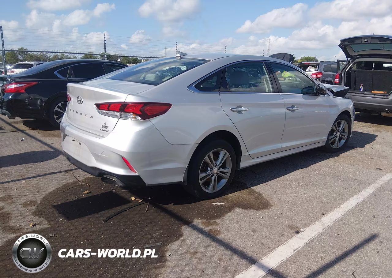2018 Hyundai Sonata Limited VIN:5NPE34AF2JH695786 - 4