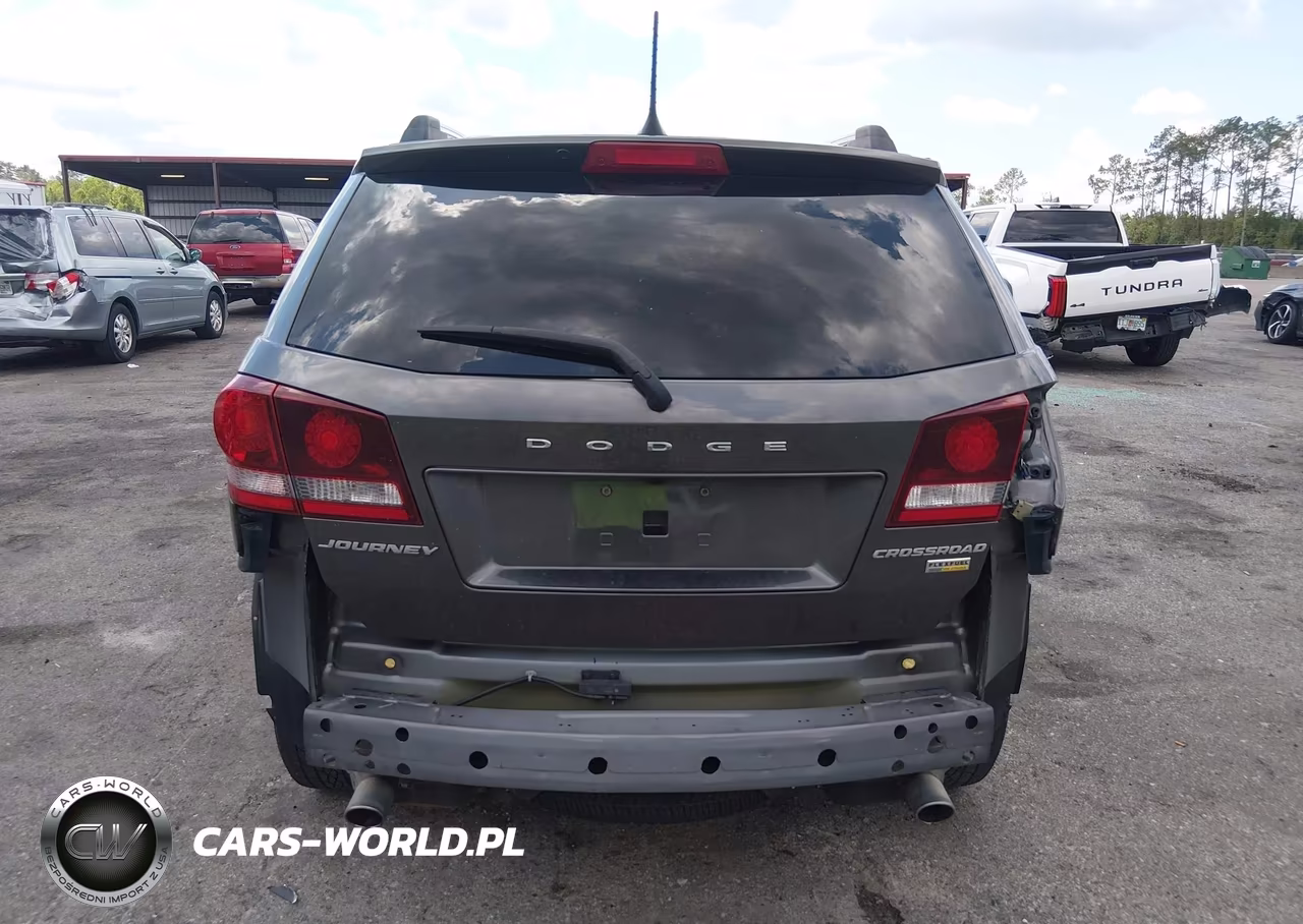 2018 Dodge Journey Crossroad VIN:3C4PDCGGXJT505233 - 17