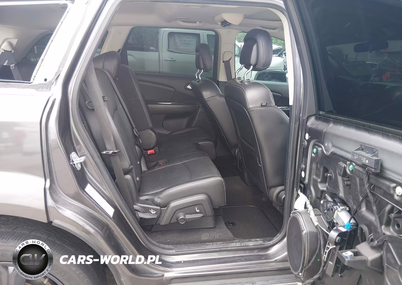 2018 Dodge Journey Crossroad VIN:3C4PDCGGXJT505233 - 8