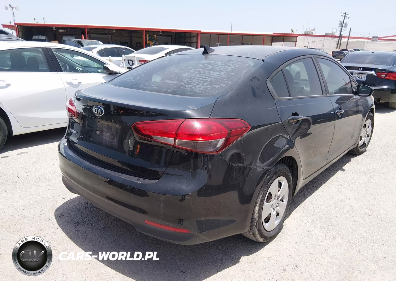2017 Kia Forte Lx VIN:3KPFK4A72HE106962 - 4
