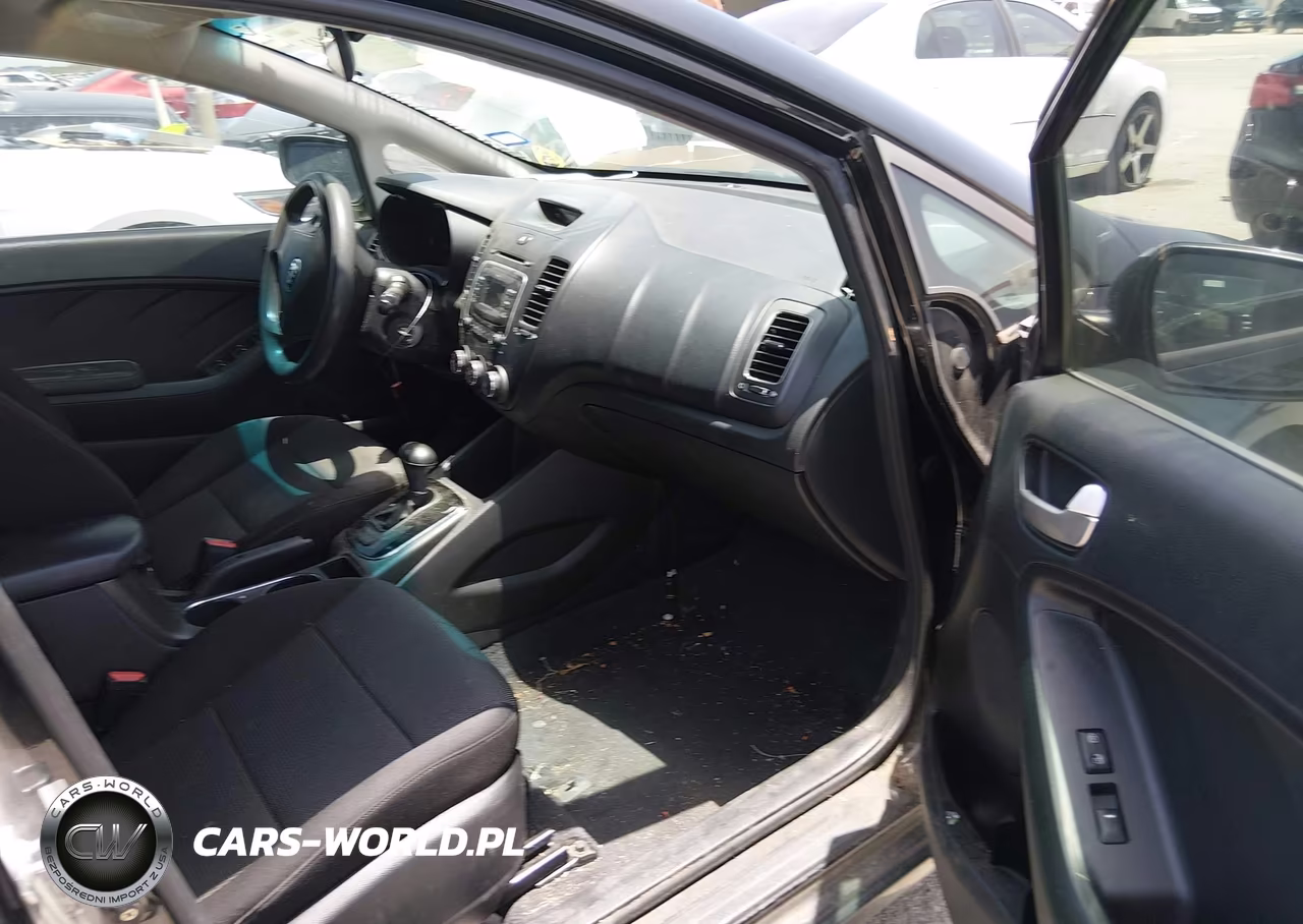 2017 Kia Forte Lx VIN:3KPFK4A72HE106962 - 5