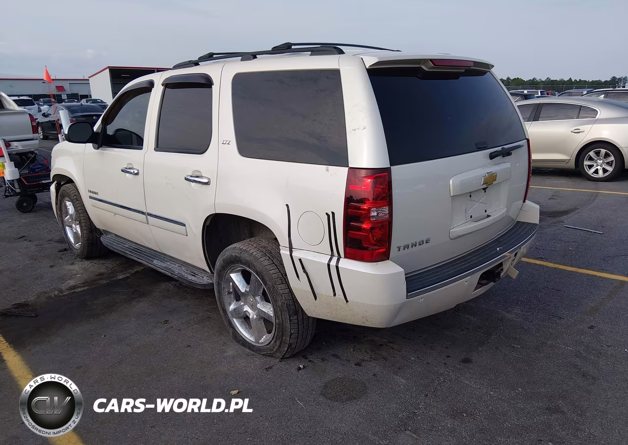 2013 Chevrolet Tahoe Ltz VIN:1GNSKCE04DR366128 - 3