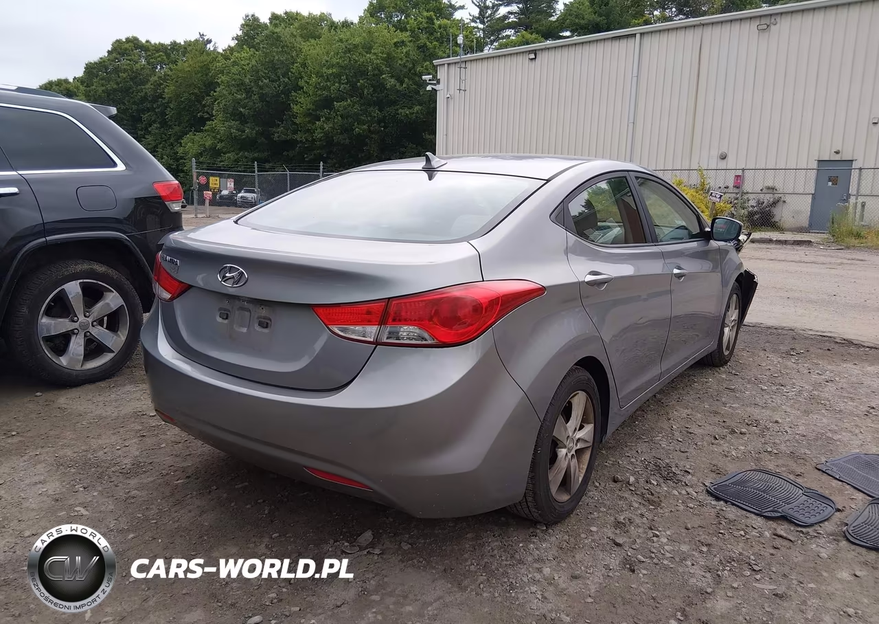 2013 Hyundai Elantra Gls VIN:KMHDH4AE9DU011777 - 4