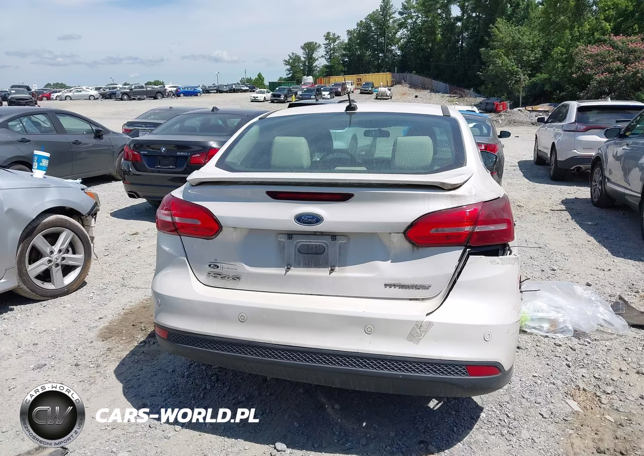 2018 Ford Focus Titanium VIN:1FADP3J22JL253079 - 16