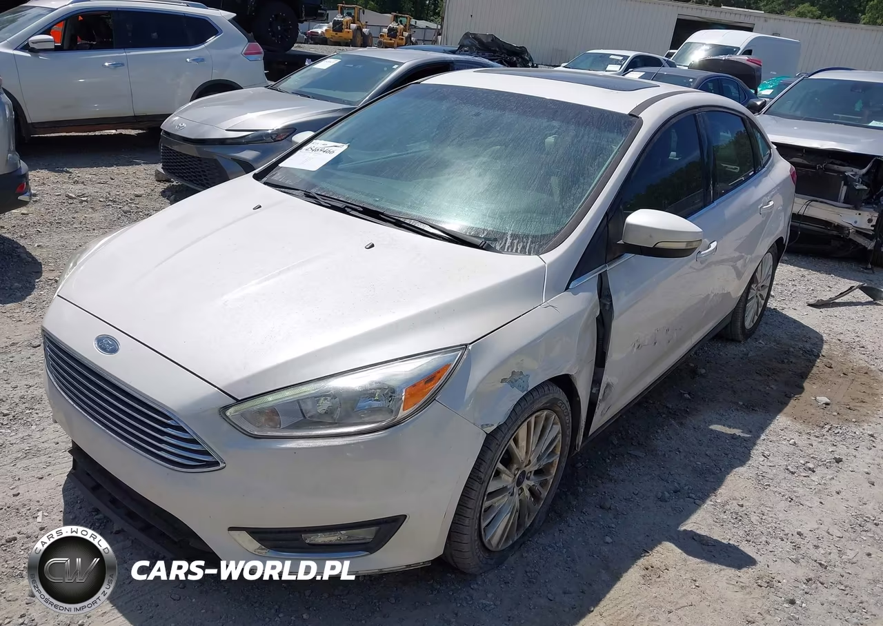 2018 Ford Focus Titanium VIN:1FADP3J22JL253079 - 2